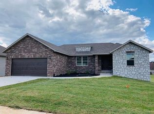 1205 N 10th Ave, Ozark, MO 65721