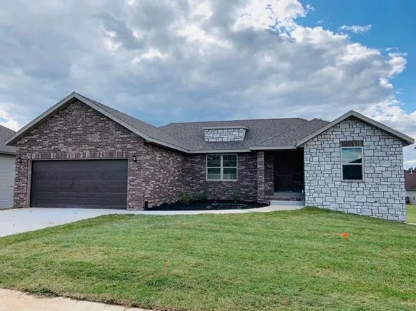1205 N 10th Ave, Ozark, MO 65721