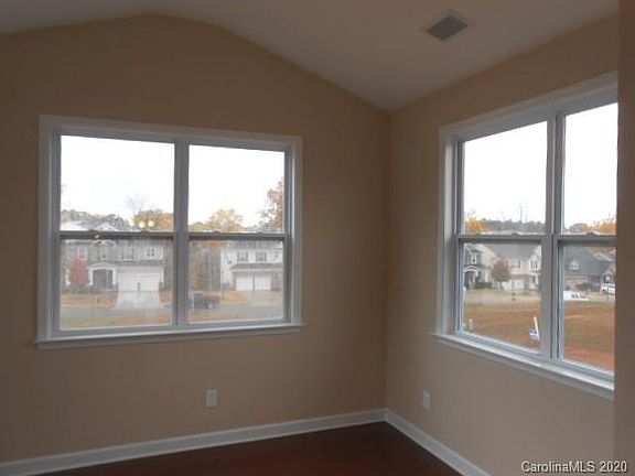 4th image of 109 Community Park Ln