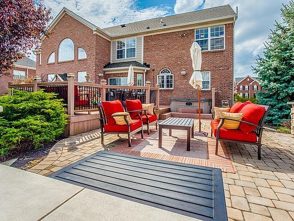 3rd image of 7546 Foxchase Dr