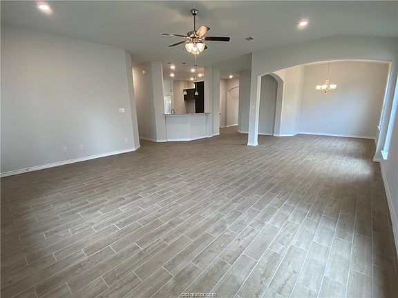 5th image of 2703 Lakewell Ln