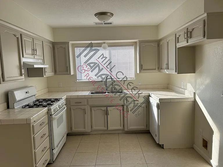 1498 E Cerritos Ave — Photo 4