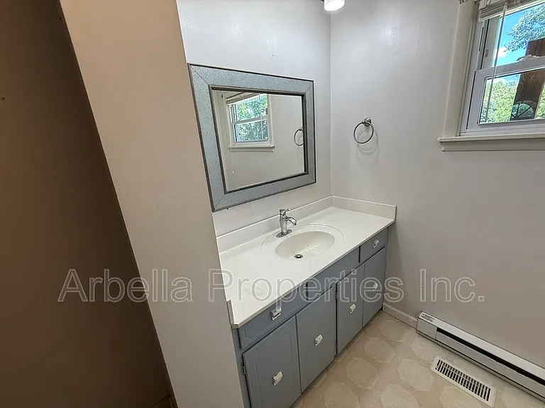 2239 Buckingham Rd — Photo 17