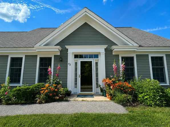 42 Farragut Way #42, Kennebunk, ME 04043