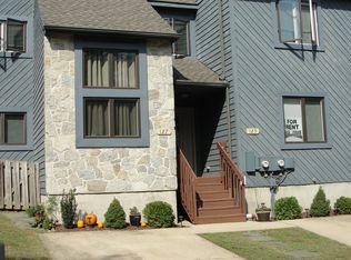 125 Foxfire Dr, Newark, DE 19711