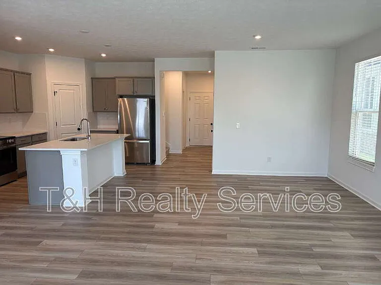 5790 Arcade Blvd — Photo 9