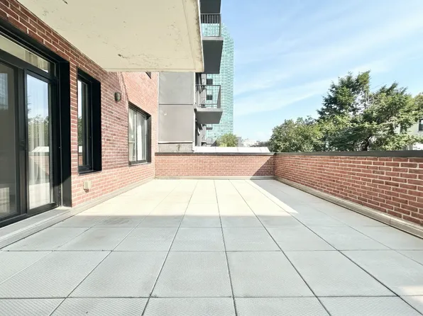 21-10 44th Drive image 3 of 15