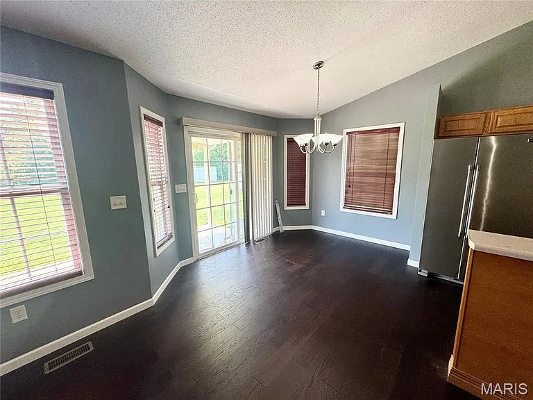 8532 Country Ln — Photo 9
