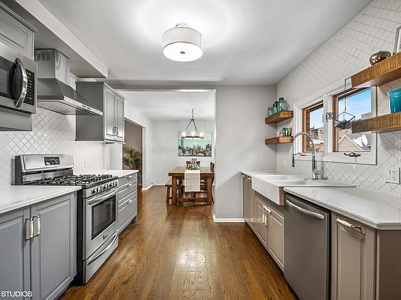 5th image of 4147 N Keeler Ave #2