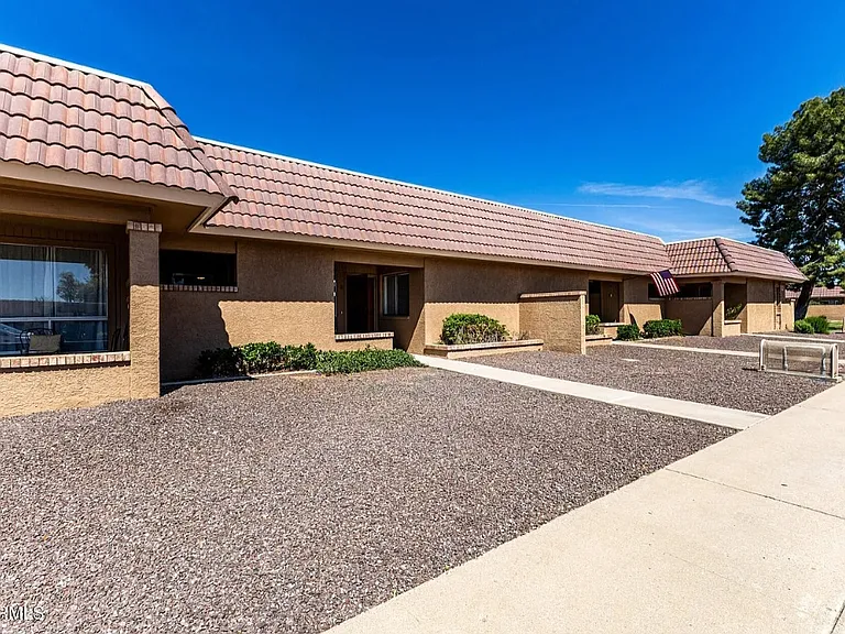 420 W Yukon Dr #1 — Photo 8