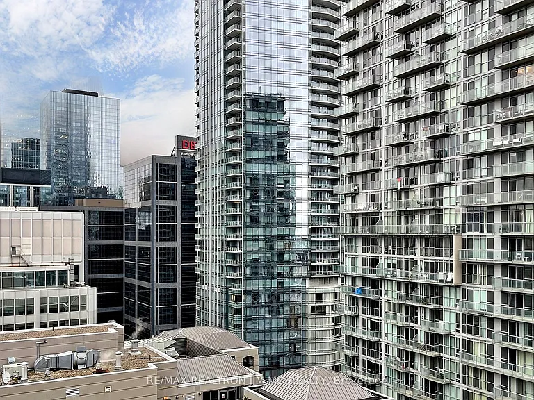 199 Richmond St W #2105 — Photo 33