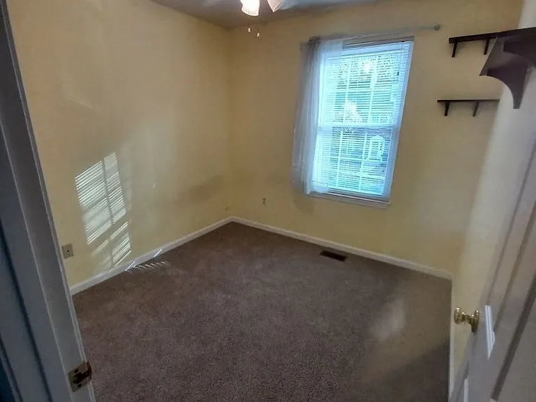 8028 Green Valley Ln — Photo 17