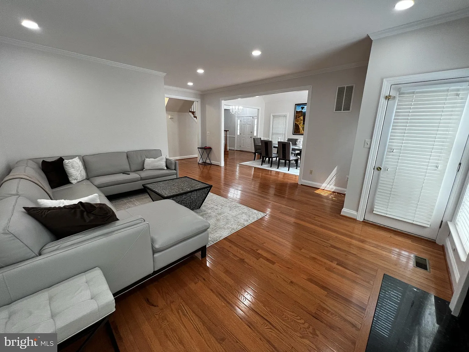3 bed, 3.5 bath, 3613 sqft, $5,500 — Photo 4