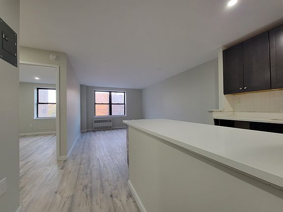 5th image of 829 Greenwood Ave #808