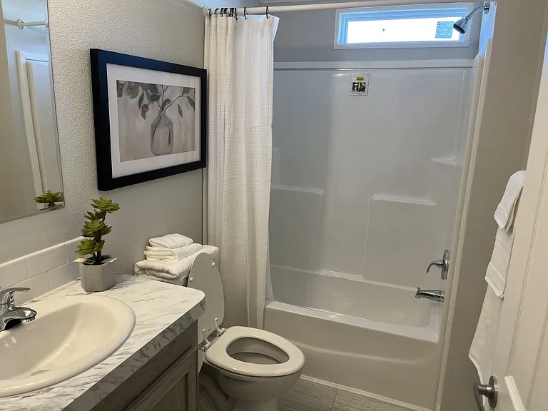 343 Talbot St #93 — Photo 8