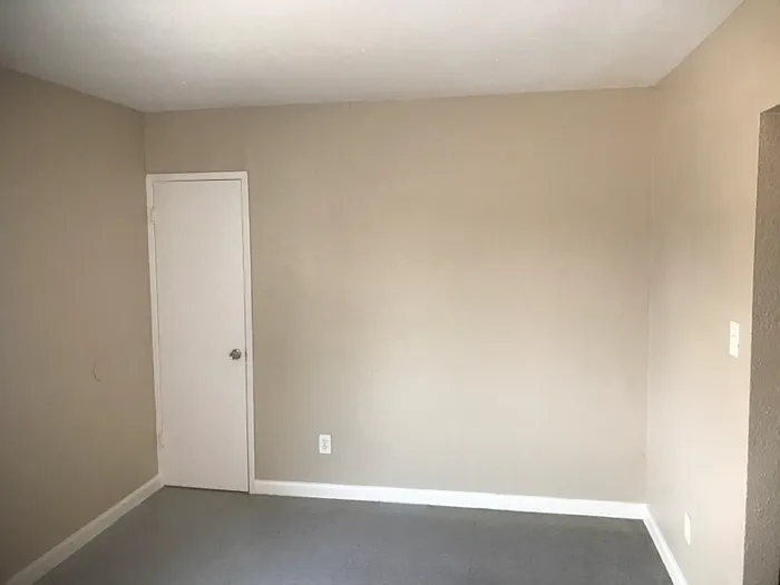 2299 Grove Ave #6 — Photo 3
