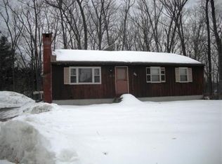 60 Lakeview St, Southwick, MA 01077