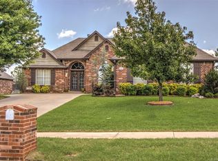 2201 S 7th St E, Broken Arrow, OK 74012