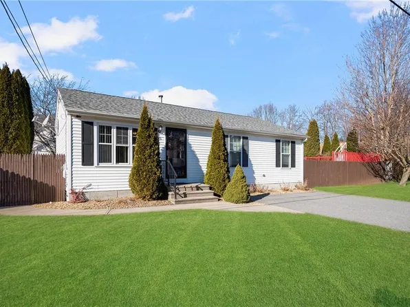 43 Lawnacre Dr, North Providence, RI 02911