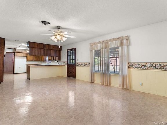 4th image of 3516 Coachman Dr