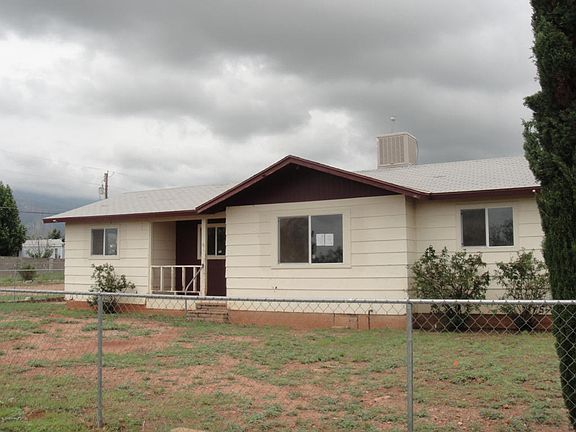 3rd image of 5018 E San Molino St