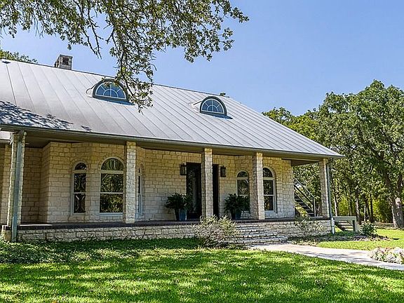 3rd image of 434 Southwoods Dr