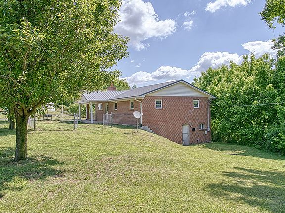 4th image of 620 Harmony Rd