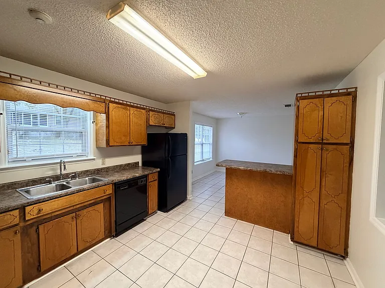 4109 Northlake Dr — Photo 6