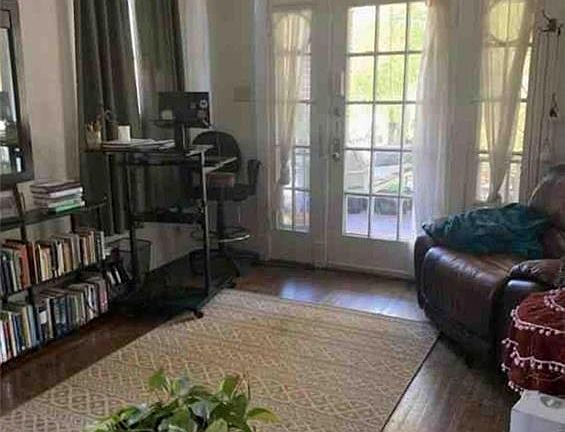 3rd image of 4316 Fontainebleau Dr