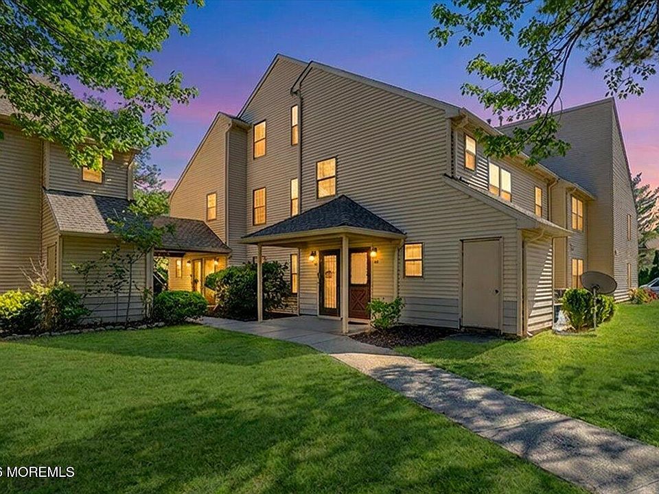 1st image of 402 Daisy Court