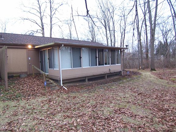 4th image of 475 Clubhouse Dr