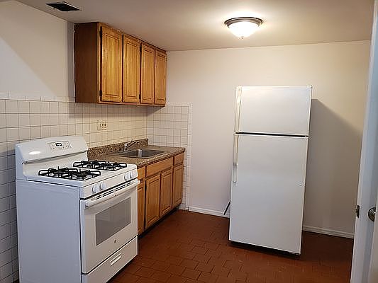4th image of 155 Manhattan Ave #1F