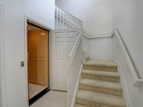 3rd image of 12473 Crystal Pointe Dr Unit 202