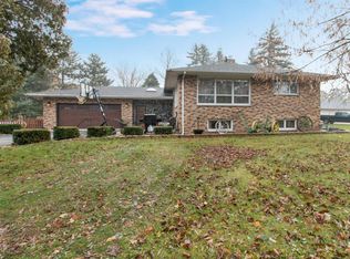 N1240 Laurel Dr, Genoa City, WI 53128