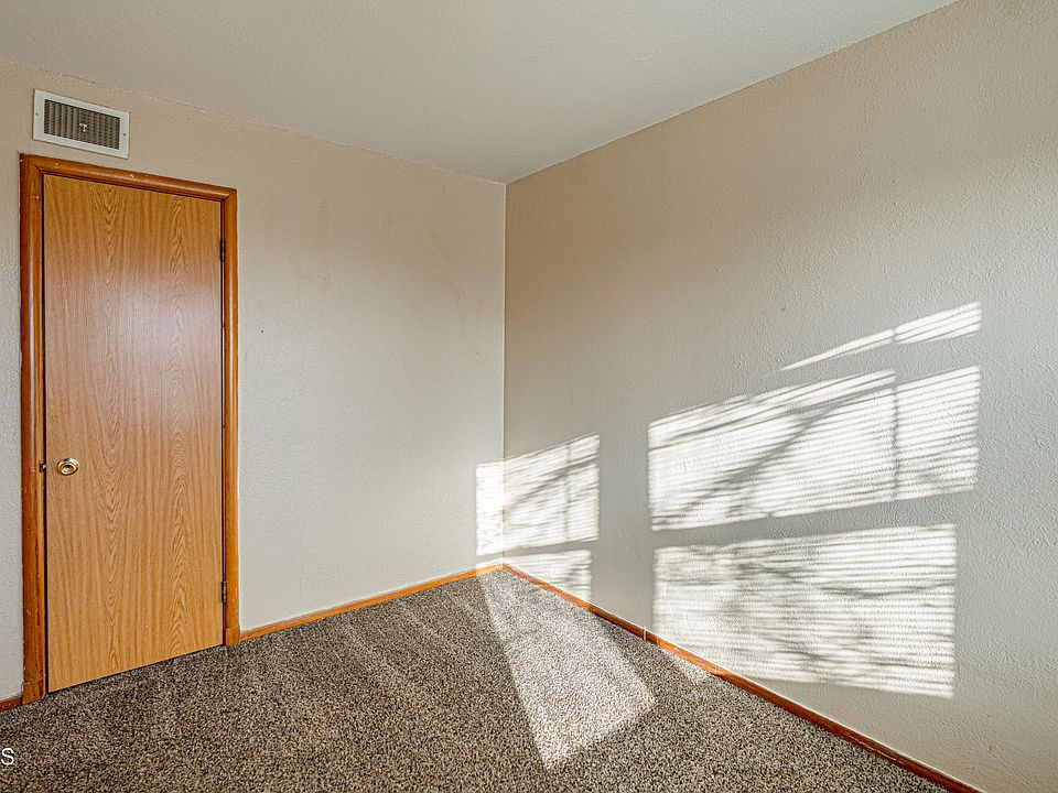 1009 2nd St NW, Mandan, ND 58554 Zillow