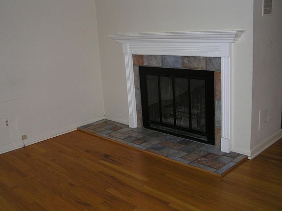 5th image of 32060 Washington St