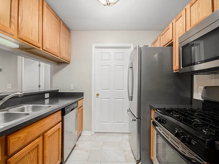 799 Addington Ln — Photo 9