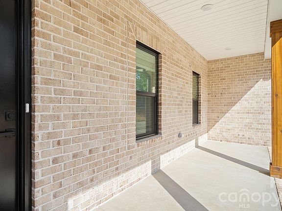 5th image of 511 N Flint St