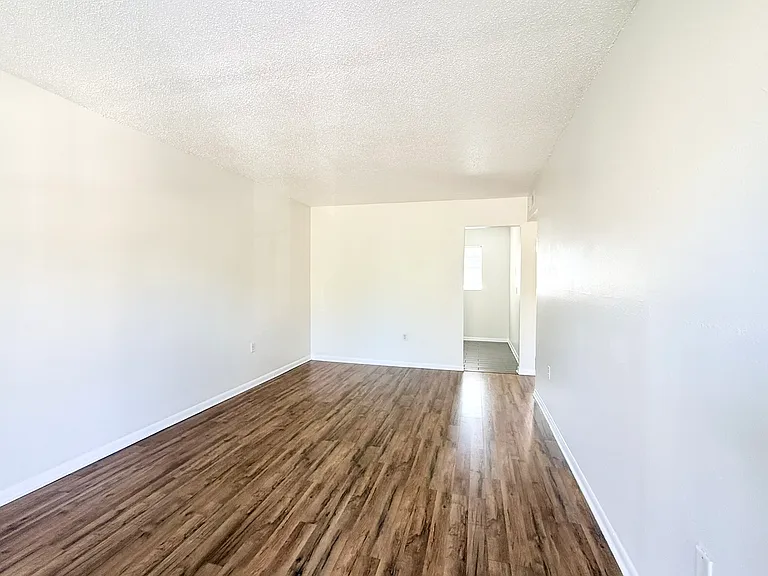 2207 S Carolina Ave — Photo 5