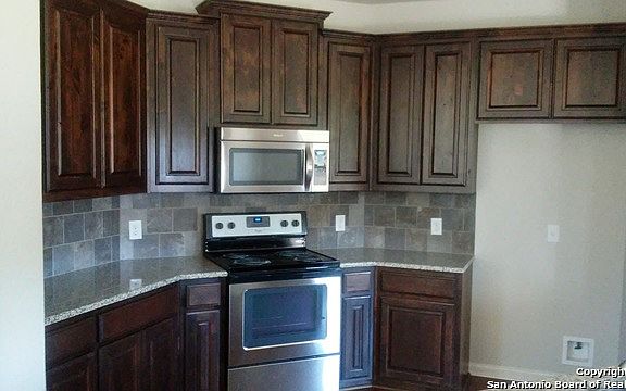 5th image of 222 Greenway Dr