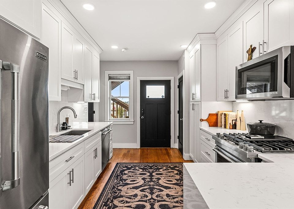 1st image of 66 Falcon St #4