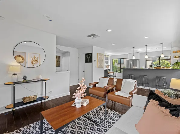 924 Apricot Ave, Campbell, CA 95008