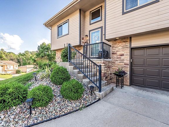 2nd image of 108 Autumn Cir