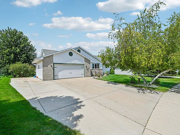 2nd image of 683 N Woods Edge Dr