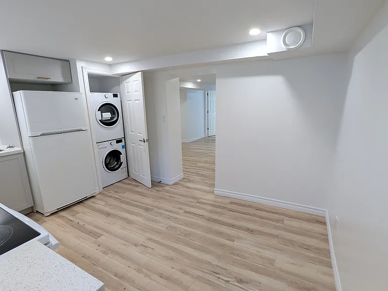 102 Kensington St #LOWER — Photo 3