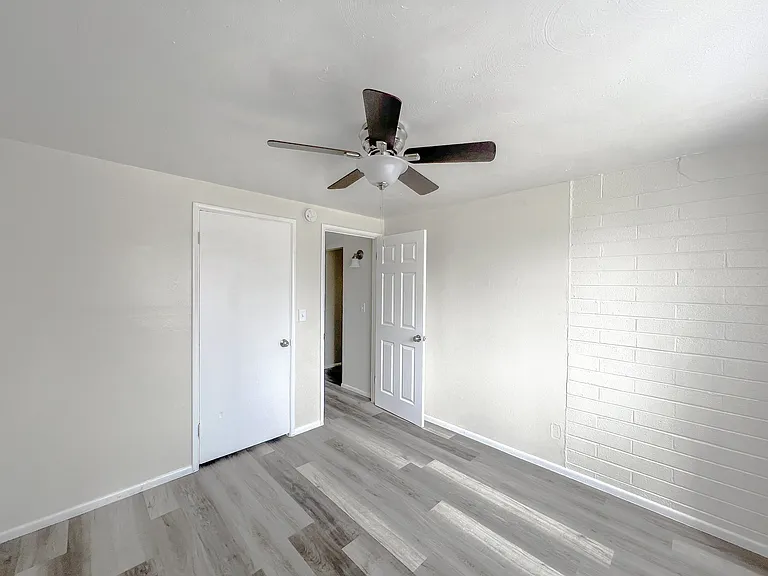 98 W Orchid Ln #2 — Photo 4