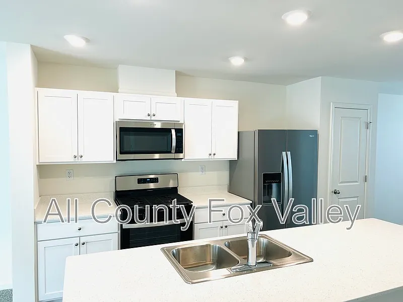 Building Photo - 1063 Briar Glen Ct