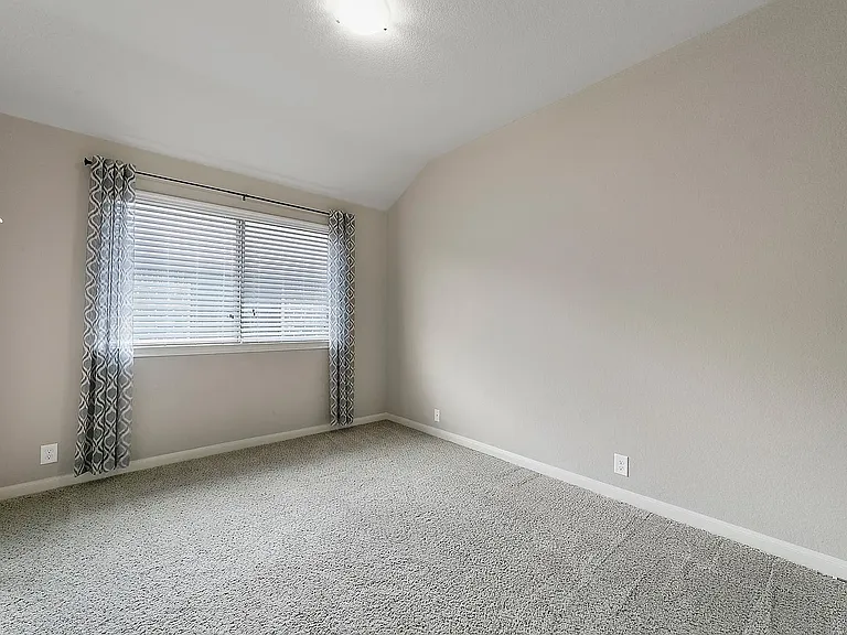 485 Harding Ln — Photo 27
