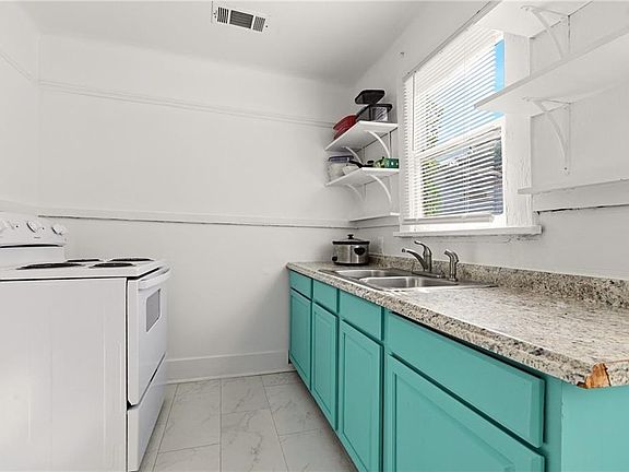 5th image of 1108 N Miro St