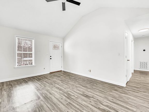 4th image of 925 Granny White Rd